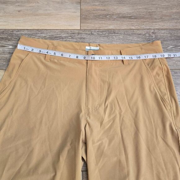 Columbia shorts size 36 quick dry material 10" Length tan colored - Picture 5 of 10